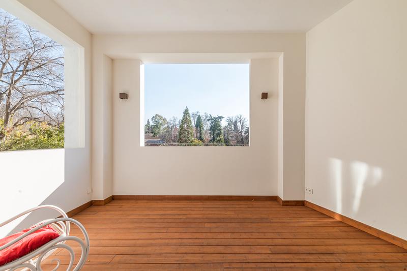Foto d0d41b14-3c94-4bd7-b19c-18697b96102d. Alquiler apartamento piso a metros del retiro y con vistas al jardín botánico en alquiler en Madrid