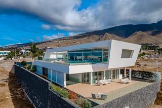 Casa a La Caleta. Villa atemporal en la caleta