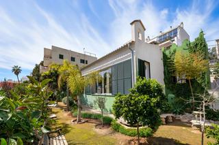 House in El Terreno. Villa con jardín en el terreno