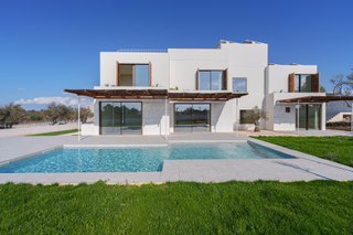 House in Son Gual. Villa minimalista de nueva construcción en son gual