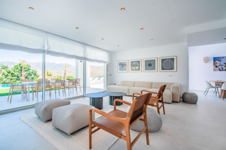 Casa a Ojén. Villa moderna en la mairena, marbella este