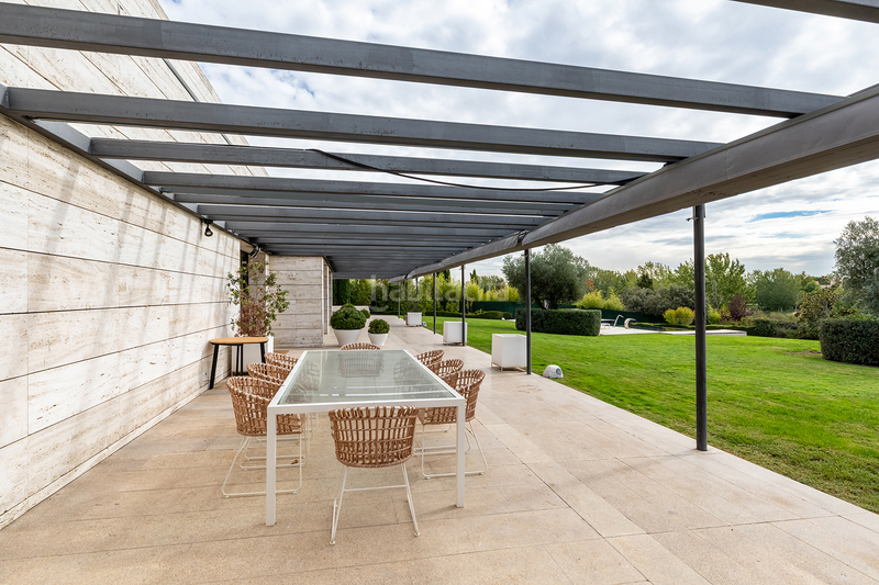 Foto 6113c8eb-5b0f-4ab9-959f-be3a170930eb. Alquiler casa magnífica villa de lujo en La Finca en alquiler en Pozuelo de Alarcón