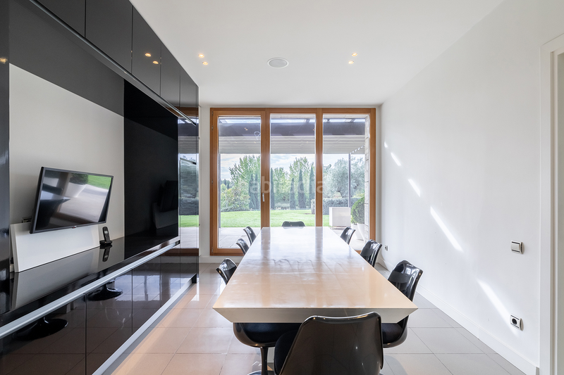 Foto afc38d2c-4d15-4e70-959f-f90e4663a433. Alquiler casa magnífica villa de lujo en La Finca en alquiler en Pozuelo de Alarcón