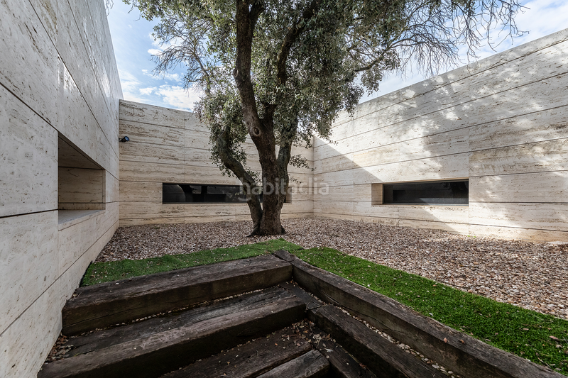 Foto b4a5b9d5-9a37-48f6-9bd6-6828c86f2dbc. Lloguer casa amb aparcament piscina a La Finca Pozuelo de Alarcón