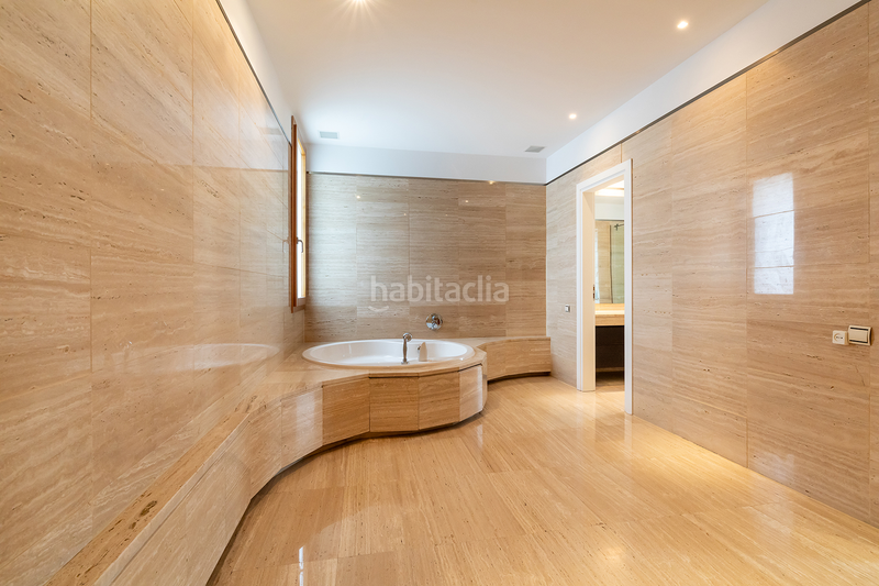 Foto c42cb79b-059e-4bd1-83f4-0e5b2d1f1112. Lloguer casa amb aparcament piscina a La Finca Pozuelo de Alarcón