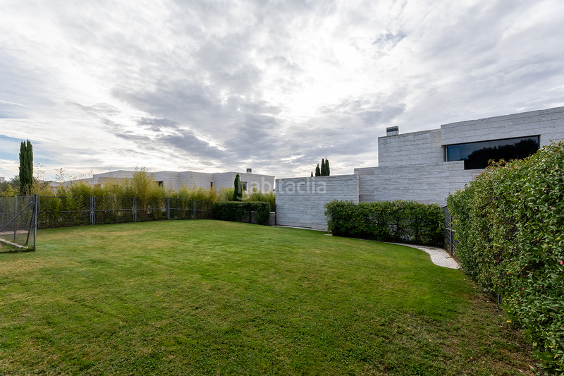 Foto f62779a9-e86f-4991-bf7d-99bfa1670bd1. Lloguer casa amb aparcament piscina a La Finca Pozuelo de Alarcón
