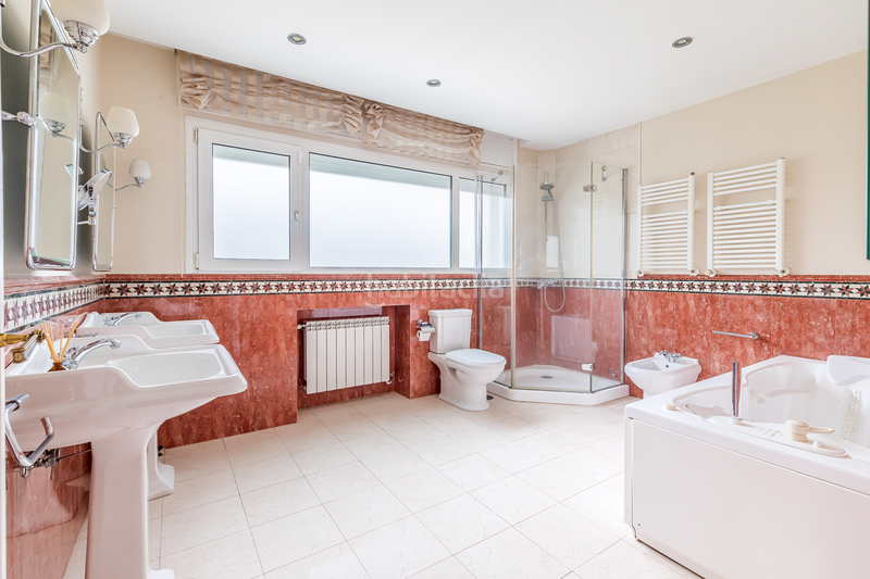 Foto d247dc24-840a-473e-b0cc-08cc740ddee6. Rent house with heating parking pool in Las Lomas Boadilla del Monte