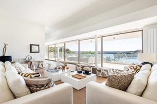 Haus in Cala Llonga-Sa Mesquida. Villa contemporánea en cala llonga con vistas al mar y diseño mo