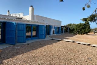 Casa a Formentera. Casa con impresionantes vistas al lago, mar e ibiza