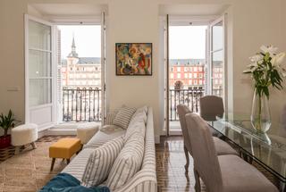 Apartament a Sol. Exclusiva vivienda con vistas directas a la plaza mayor de madri