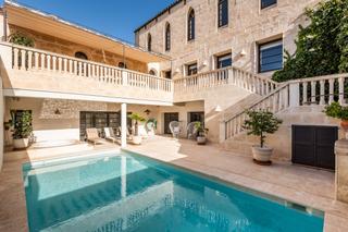 Maison à Molí des Pla-Andrea Doria. Vivienda con encanto en antigua capilla del centro histórico de