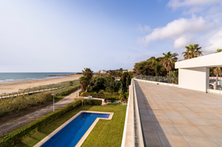 Casa aparellada a Alcossebre. Exclusiva villa de lujo en primera línea de playa en alcossebre,