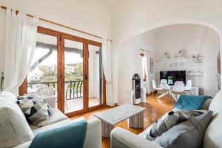 Apartament en Playas de Fornells. Atractivo dplex con vistas al mar en playas de fornells