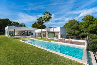 Casa a Son Vida. Elegante y moderna villa en son vida