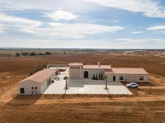 Terreny residencial  N/a. Finca mediterránea de obra nueva en campos