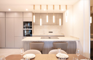 Appartement à Guadalmansa. Apartamento con jardin y vistas al mar totalmente renovado