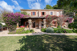 Masia a S´Arracó. Romántica finca a poca distancia del pueblo de sarracó.