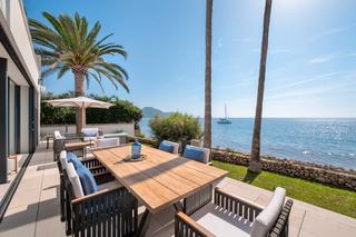 Casa  N/a. Villa con acceso al mar en port verd