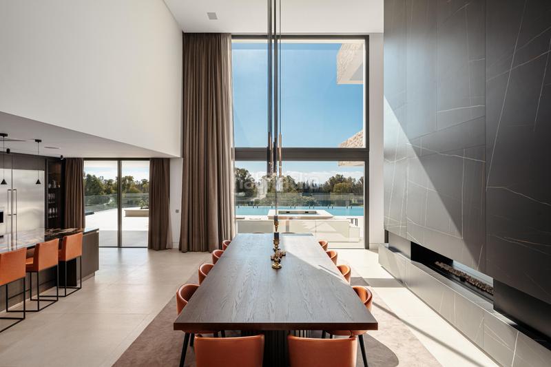 Foto 26ffa5fd-0c9f-417c-87ee-b061612e8bea. Casa elegante y sofisticada nueva villa en construcción en venta en la alquería, benahavis en Benahavís