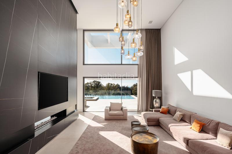 Foto 58cca546-9dbb-4a45-a21f-91b6824bd0b4. Casa elegante y sofisticada nueva villa en construcción en venta en la alquería, benahavis en Benahavís