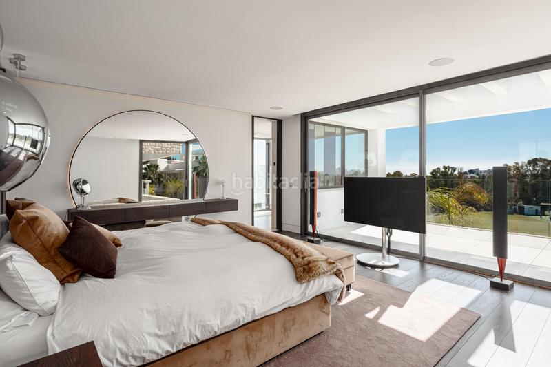 Foto d614bece-1ae4-40b1-ad21-6b408d39858f. Casa elegante y sofisticada nueva villa en construcción en venta en la alquería, benahavis en Benahavís