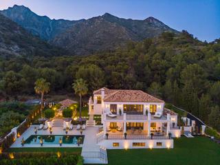 Casa a Sierra Blanca. Elegante villa en sierra blanca con vistas al mar