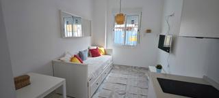 Miete Studiowohnung in Calle lope de rueda 222. Estudios en alquiler