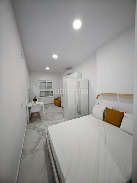 Foto cddeb38d-bab1-4076-add0-9e0a5893ea78. Alquiler estudio en calle robinson crusoe 1 estudio en alquiler en Málaga