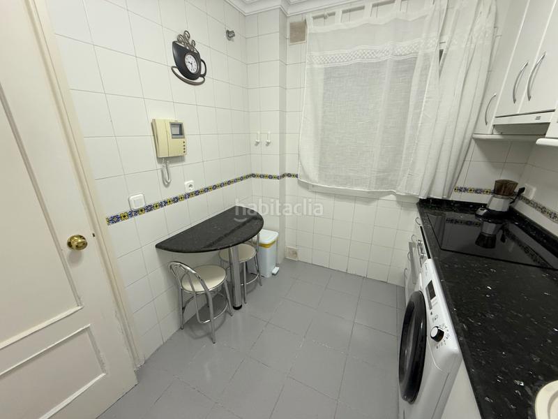Foto 84222c0b-8c79-4fa0-abda-77239cabb670. Alquiler piso  exterior en excelente zona en Los Castillejos - La Trinidad Málaga