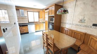 Flat in Calle Francisco Jiménez Lomas 4