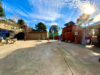 Casa in Castellnou-Can Mir-Can Solà. Casa unifamiliar en una sola planta. reformada!