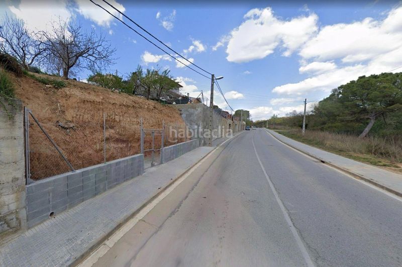 Foto 6404a12d-cfe0-4803-a853-593fa1872c77. Terreno residencial solar edificable muy próximo a . en Rubí