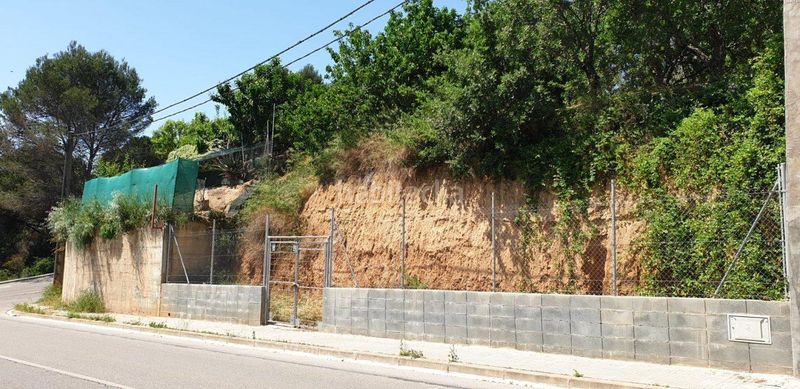 Foto f35f0e84-795f-41af-9fea-3f6f97caedc8. Terreno residencial solar edificable muy próximo a . en Rubí