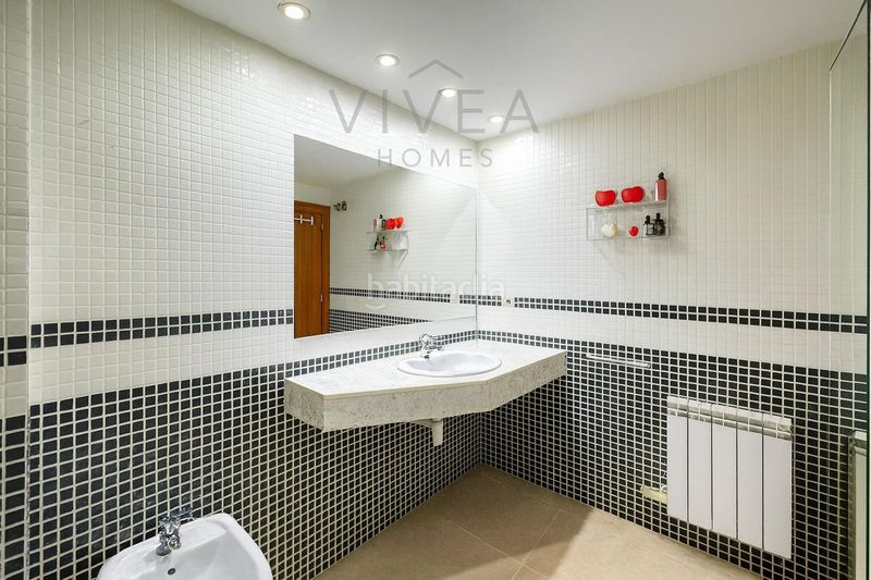 Foto a2ad7711-c60d-4b33-9d1f-0081cf965beb. Àtic amb calefacció aparcament a San Pere Terrassa