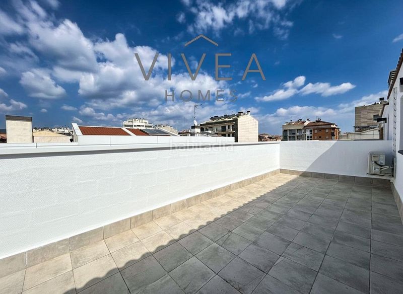 Foto 5ab00082-a5b0-42ea-b1a1-ca1a46a2086a. Àtic amb aparcament a La Cogullada Terrassa