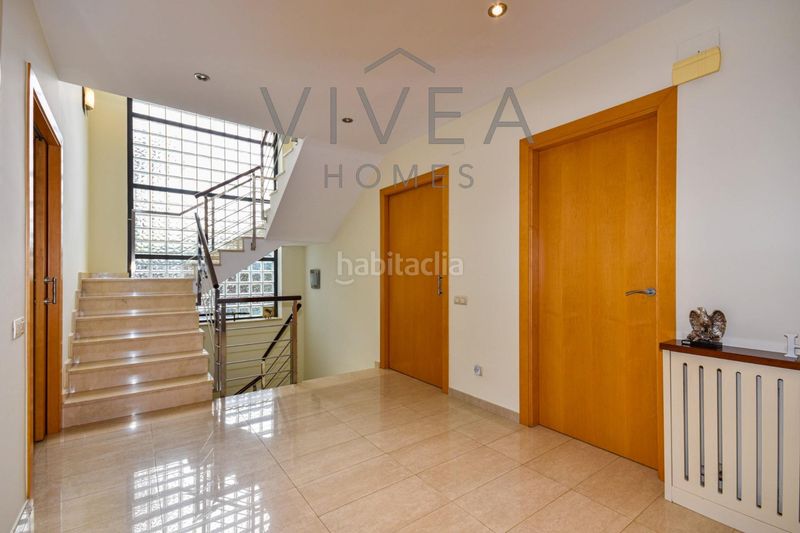 Foto 2376a533-3054-4a1d-8c9d-82a787028b92. Casa amb calefacció aparcament piscina a Can Rull Sabadell