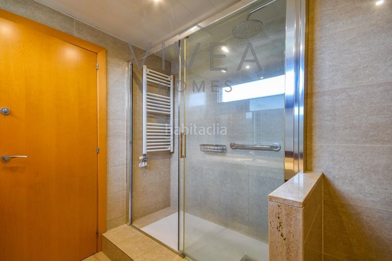 Foto 377e3356-48bb-44e0-aaf2-9d61d2456792. Casa amb calefacció aparcament piscina a Can Rull Sabadell