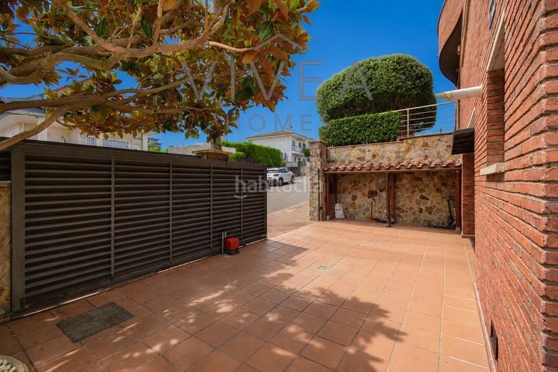 Foto 3c25fa0d-7d15-4934-9b3c-f93842be2077. Casa amb calefacció aparcament piscina a Can Rull Sabadell