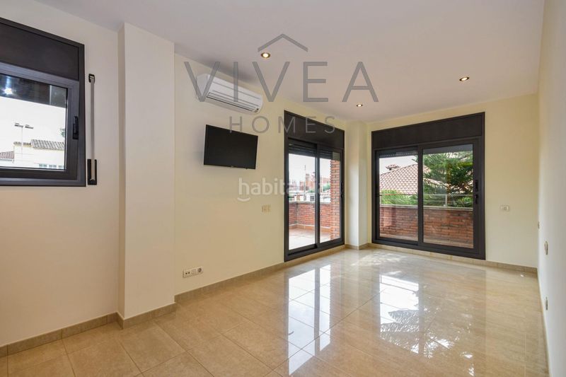 Foto 70682cfc-4705-48fe-9238-d64da79cb133. Casa amb calefacció aparcament piscina a Can Rull Sabadell
