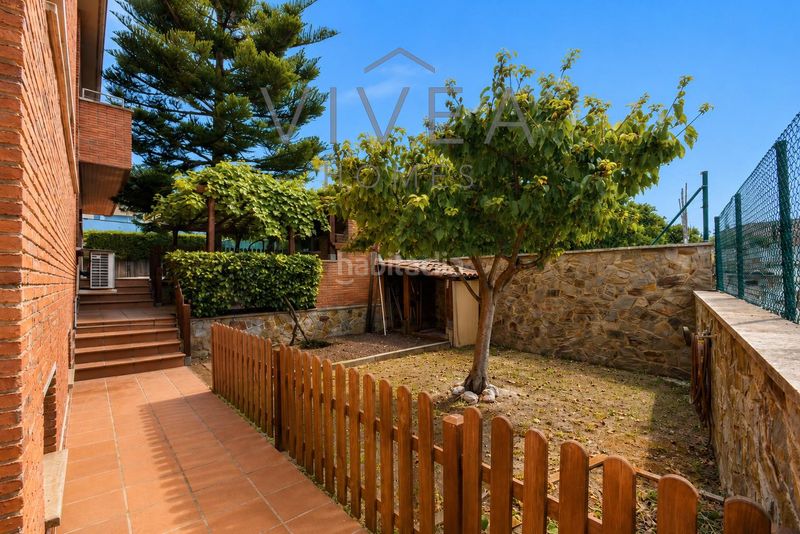 Foto cd8a364b-40e4-47d4-8a52-e4474a5f1d05. Casa amb calefacció aparcament piscina a Can Rull Sabadell