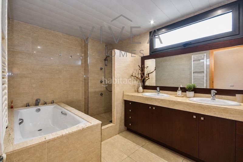 Foto f6c922ce-6f02-4235-8b32-4bf0019d4ee1. Casa amb calefacció aparcament piscina a Can Rull Sabadell