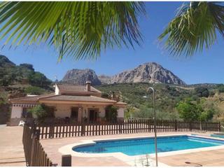 Chalet en Magiaza 1. Lujosa villa independiente en un precio increible