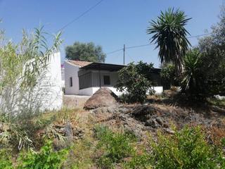 Rural plot in Cútar. Encantadora casa de campo