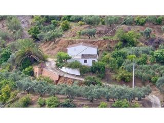 Country house in Comares