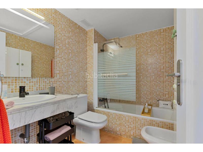 Foto aaabb50a-9aab-4fb1-92bf-9613575c8300. Casa a schiera con parcheggio piscina in Manilva pueblo Manilva