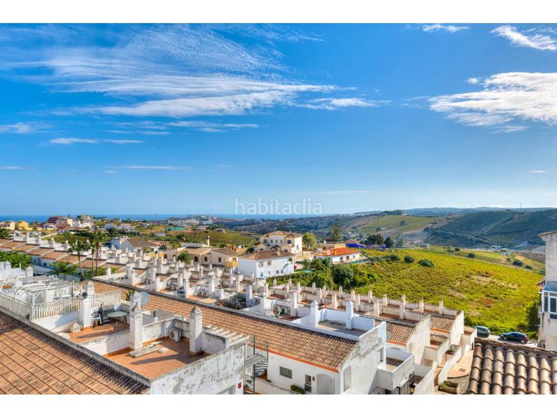 Foto 4e614410-cfb4-4368-88e9-ffbc6e4f0fe3. Casa a schiera con parcheggio piscina in Manilva pueblo Manilva