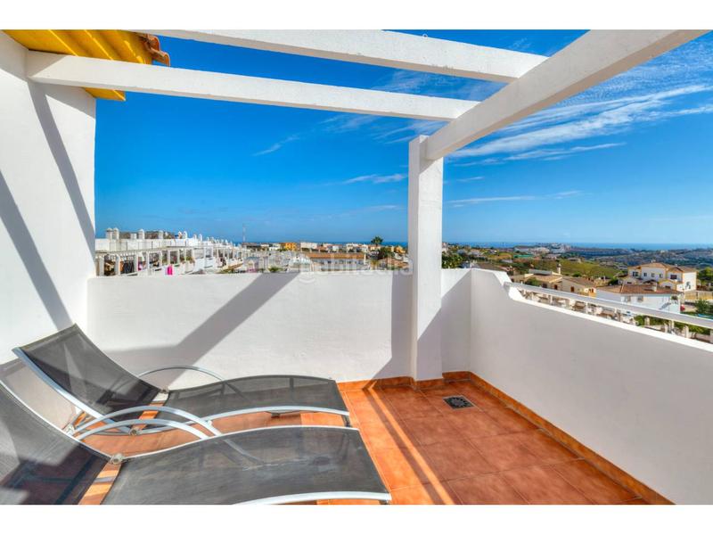 Foto db8f03d3-90b1-49b9-9e5d-4642af44809d. Casa a schiera con parcheggio piscina in Manilva pueblo Manilva