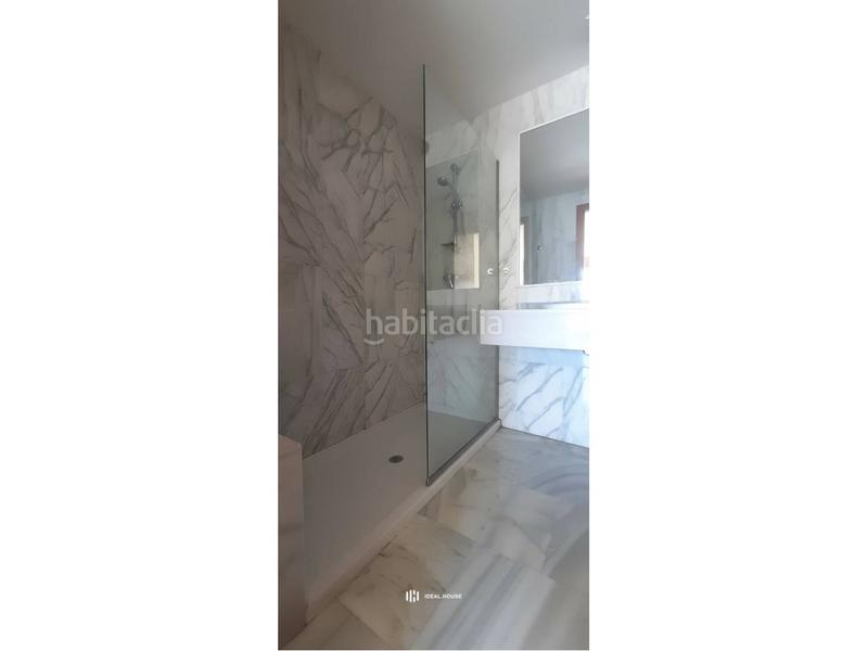 Foto 976868f9-2b1c-45c8-bd06-8cfaef1e967f. Dúplex  en venta en urbanización parque botánico, benahavis, málaga en Benahavís