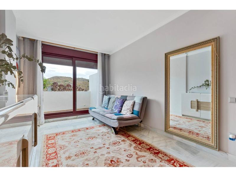 Foto 9ea7eb19-3ce3-4137-9c4f-3b06674e7c50. Zweistöckige wohnung mit parking pool in Los Flamingos Benahavís