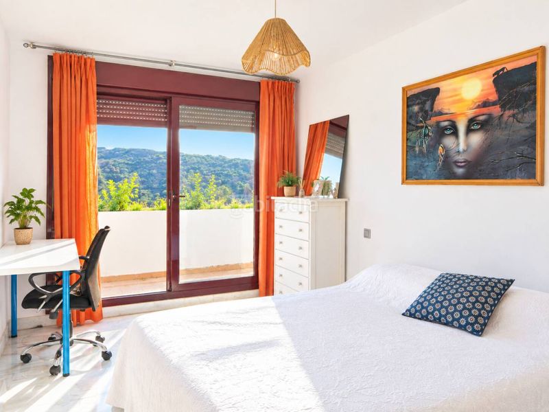 Foto d02b8a80-0d8b-40cd-8d08-5f113761eaf5. Flat with parking in Los Flamingos Benahavís